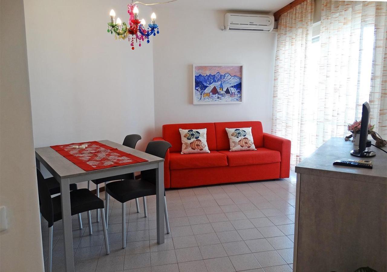 Nuovo Fronte Spiaggia, Terrazza Sul Mare E Piscina ลินญาโน ซับเบียโดโร ภายนอก รูปภาพ